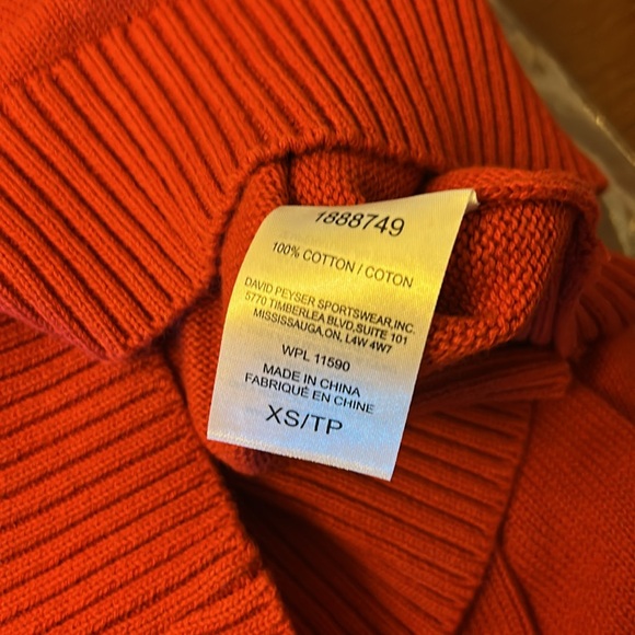 Costco Weatherproof Red Maple Leaf Sweater Size XS - Picture 4 of 4